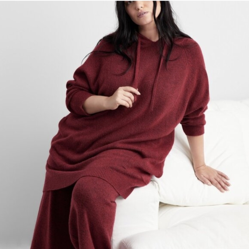 Cozy Burgundy Women's Hoodie Lounge Top with Pockets, L